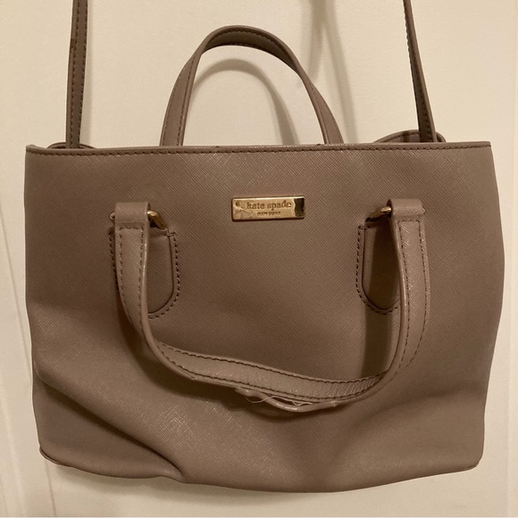 kate spade Handbags - Kate Spade Gray Leather Double Handle Purse